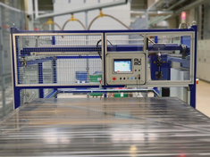 Maschine zur mechanischen Vorbereitung eines Großflächenwerkzeuges