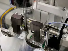 Nietautomat Getriebebau Taumelnietverbindung